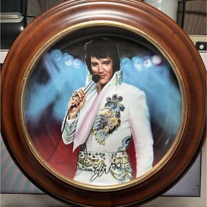The Legend By Nate Giorgio Remembering Elvis Plate Wood Holder Vanhygan & Smythe